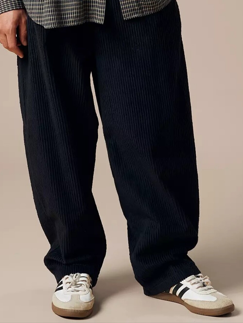 Urban Outfitters black corduroy pants, oversize S